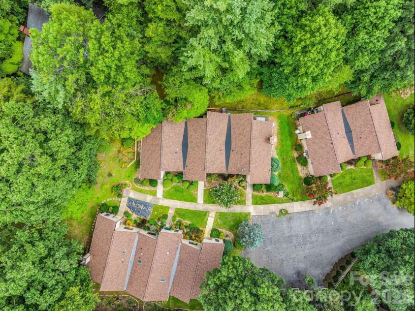 7 Woodlands Drive, Black Mountain, NC 28711.  MLS# CAR4413240, YatesRealty ID 44434. 