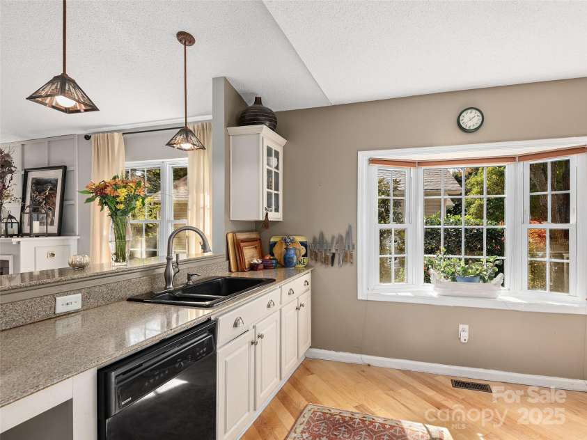 111 Wildwood Forest Lane, Mills River, NC 28759.  MLS# CAR4317593, YatesRealty ID 44435. Kitchen