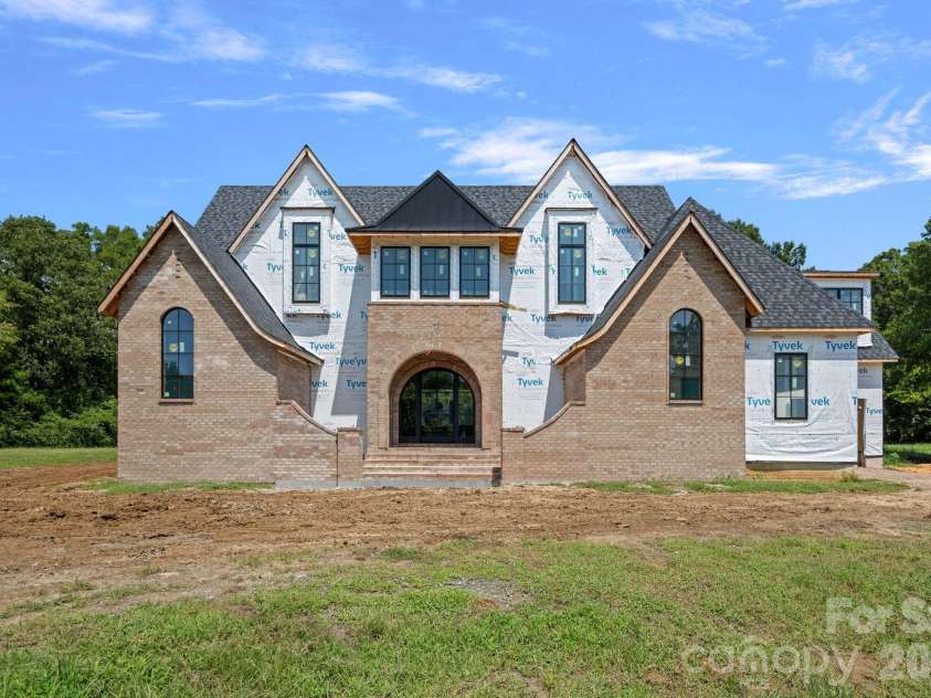 1011 Helaina Court, Waxhaw, NC 28173.  MLS# CAR4414088, YatesRealty ID 44437. 