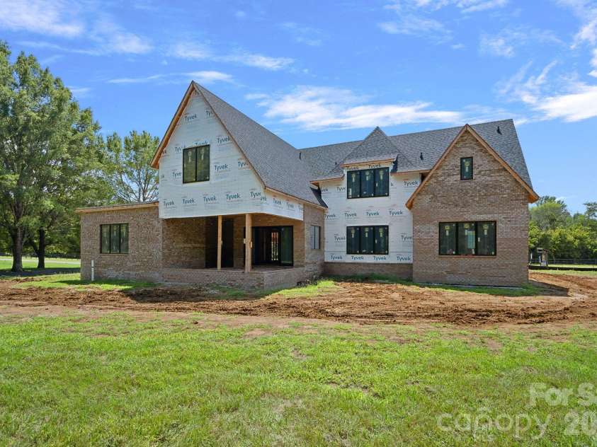 1011 Helaina Court, Waxhaw, NC 28173.  MLS# CAR4414088, YatesRealty ID 44437. 