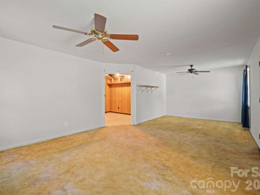 320 Myrtle School Road, Gastonia, NC 28052.  MLS# CAR4414405, YatesRealty ID 44438. 