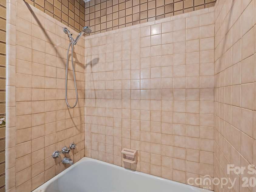 320 Myrtle School Road, Gastonia, NC 28052.  MLS# CAR4414405, YatesRealty ID 44438. 