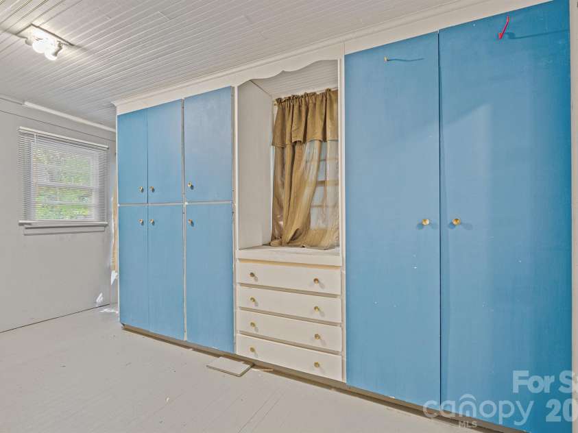 320 Myrtle School Road, Gastonia, NC 28052.  MLS# CAR4414405, YatesRealty ID 44438. 