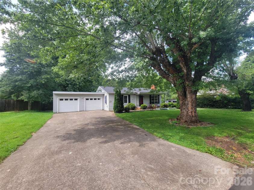 678 Brown Avenue, Waynesville, NC 28786.  MLS# CAR4414713, YatesRealty ID 44441. 