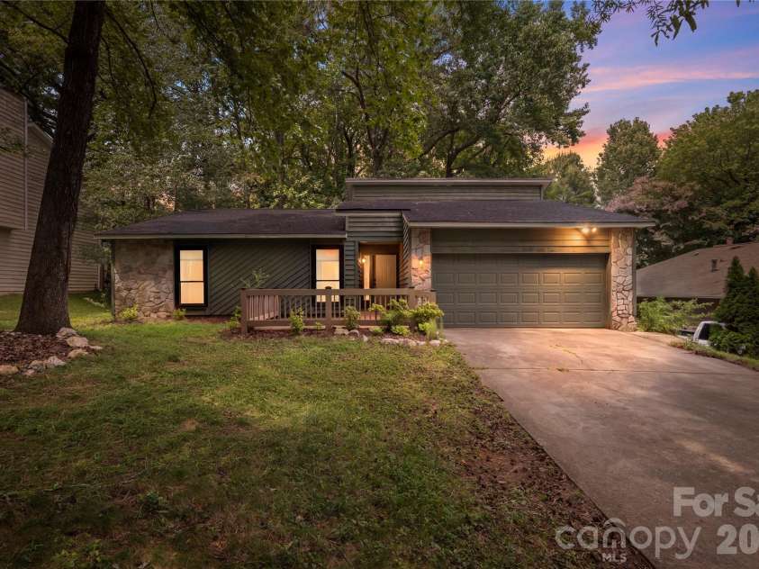 4607 Cricklewood Lane, Charlotte, NC 28212.  MLS# CAR4412859, YatesRealty ID 44442. 