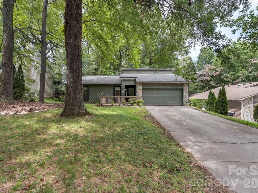 4607 Cricklewood Lane, Charlotte, NC 28212.  MLS# CAR4412859, YatesRealty ID 44442. 