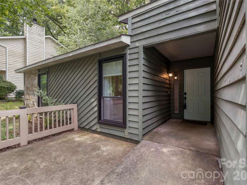 4607 Cricklewood Lane, Charlotte, NC 28212.  MLS# CAR4412859, YatesRealty ID 44442. 