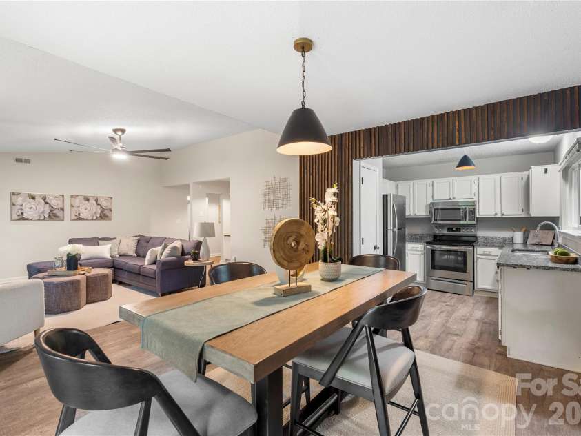 4607 Cricklewood Lane, Charlotte, NC 28212.  MLS# CAR4412859, YatesRealty ID 44442. 