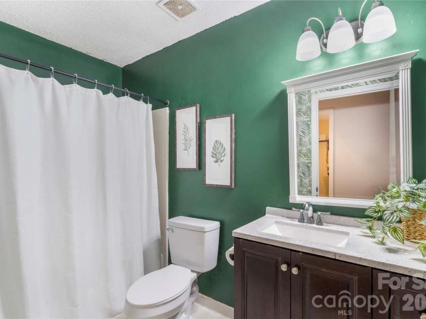 4607 Cricklewood Lane, Charlotte, NC 28212.  MLS# CAR4412859, YatesRealty ID 44442. 