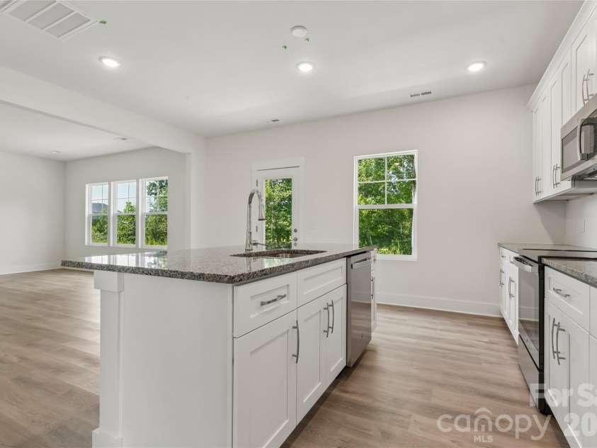 110 Morningside Loop, Troutman, NC 28166.  MLS# CAR4389466, YatesRealty ID 44443. Kitchen