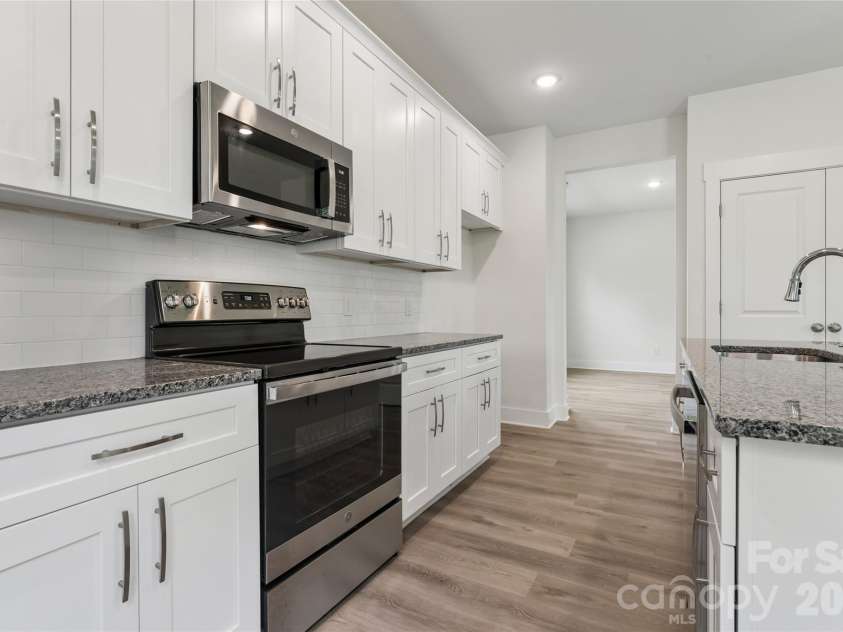 110 Morningside Loop, Troutman, NC 28166.  MLS# CAR4389466, YatesRealty ID 44443. Kitchen