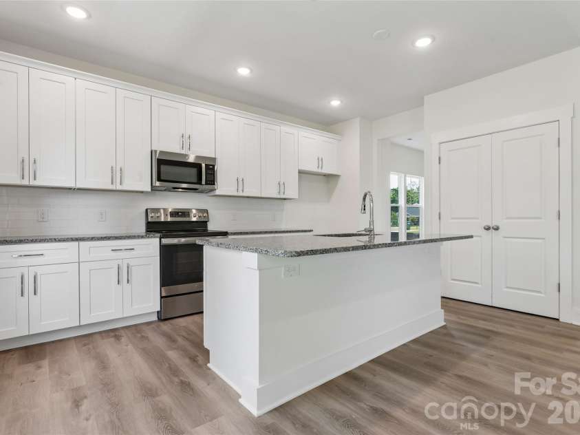 110 Morningside Loop, Troutman, NC 28166.  MLS# CAR4389466, YatesRealty ID 44443. Kitchen