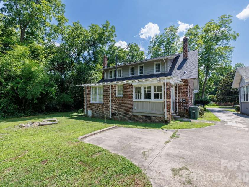 157 Walnut Street, Chester, SC 29706.  MLS# CAR4414752, YatesRealty ID 44446. 