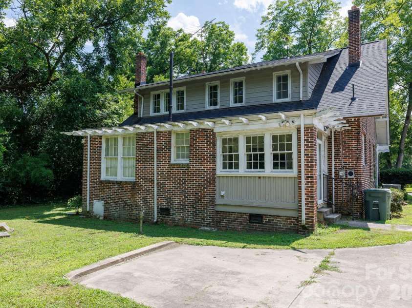 157 Walnut Street, Chester, SC 29706.  MLS# CAR4414752, YatesRealty ID 44446. 