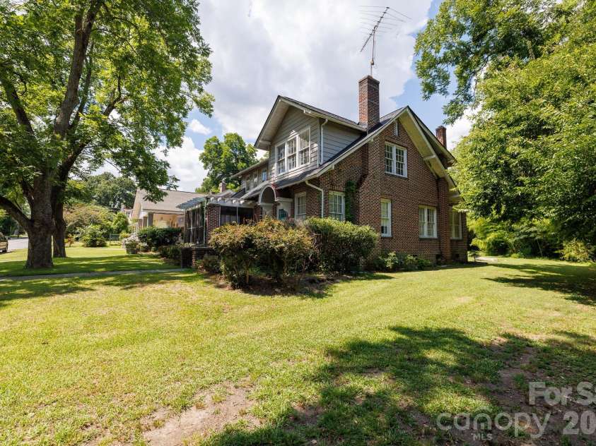 157 Walnut Street, Chester, SC 29706.  MLS# CAR4414752, YatesRealty ID 44446. 