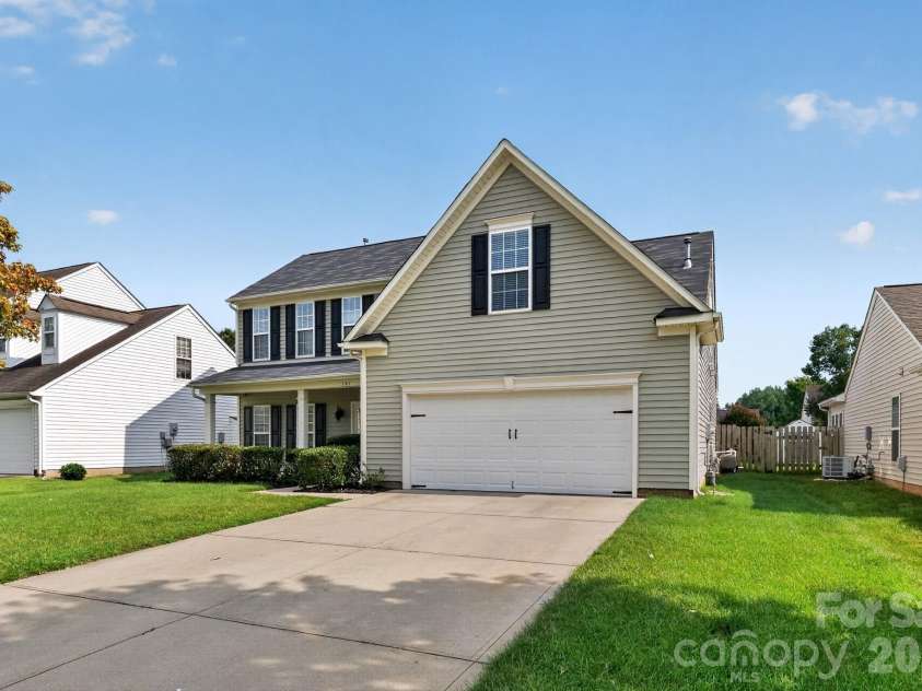 141 Crestwood Drive, Mount Holly, NC 28120.  MLS# CAR4414824, YatesRealty ID 44448. 