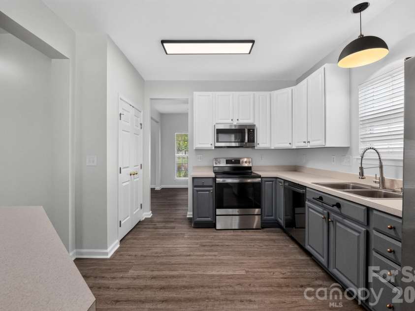 141 Crestwood Drive, Mount Holly, NC 28120.  MLS# CAR4414824, YatesRealty ID 44448. 