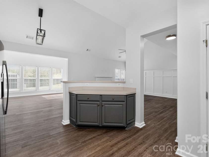 141 Crestwood Drive, Mount Holly, NC 28120.  MLS# CAR4414824, YatesRealty ID 44448. 