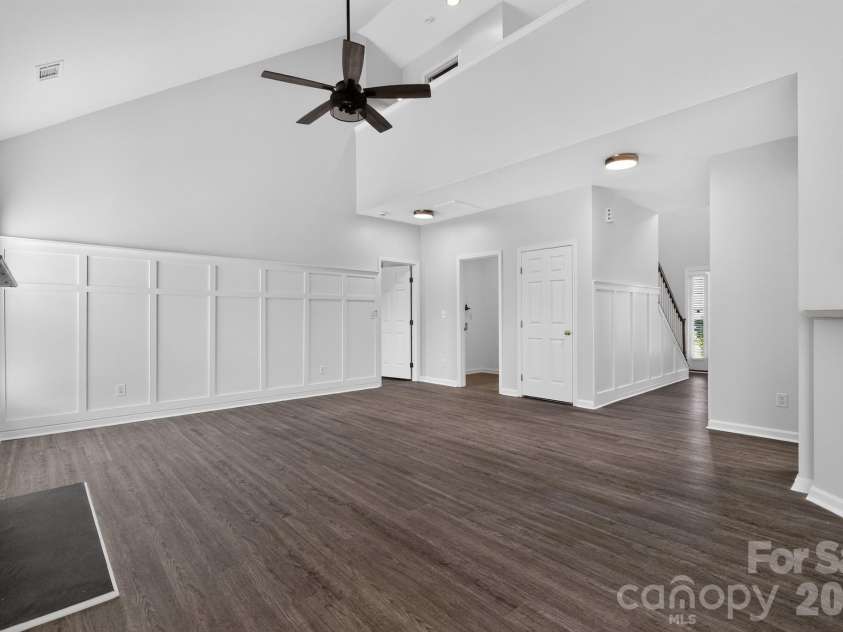 141 Crestwood Drive, Mount Holly, NC 28120.  MLS# CAR4414824, YatesRealty ID 44448. 