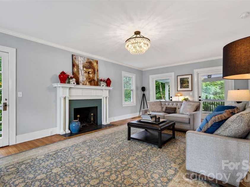 55 Edgemont Road, Asheville, NC 28801.  MLS# CAR4412693, YatesRealty ID 44449. Living Room