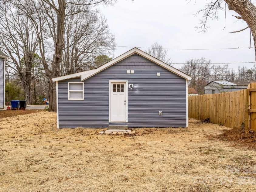 343 Bell Street, Mooresville, NC 28115.  MLS# CAR4225124, YatesRealty ID 4445. 