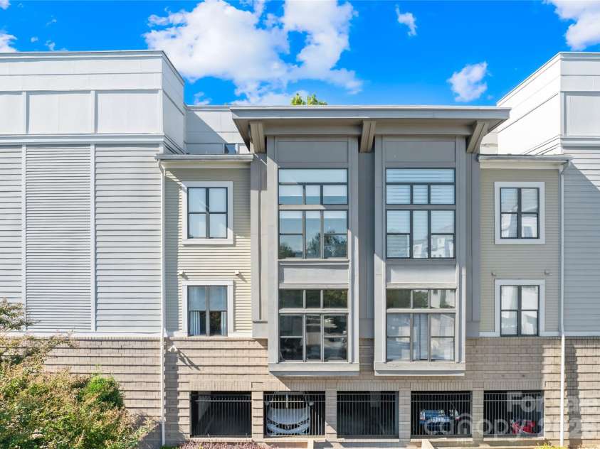 706 Davidson Street, Charlotte, NC 28202.  MLS# CAR4356946, YatesRealty ID 44450. 