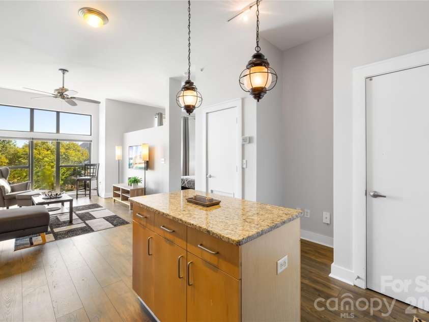 706 Davidson Street, Charlotte, NC 28202.  MLS# CAR4356946, YatesRealty ID 44450. 