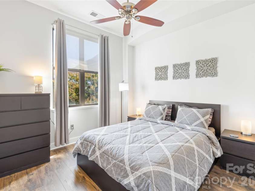 706 Davidson Street, Charlotte, NC 28202.  MLS# CAR4356946, YatesRealty ID 44450. 