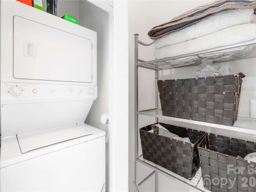 706 Davidson Street, Charlotte, NC 28202.  MLS# CAR4356946, YatesRealty ID 44450. 