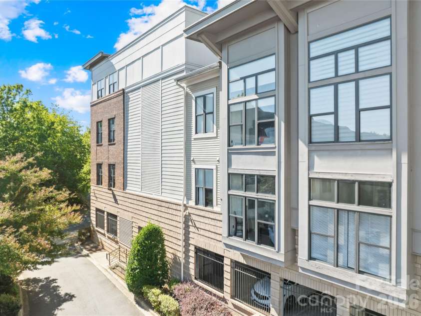 706 Davidson Street, Charlotte, NC 28202.  MLS# CAR4356946, YatesRealty ID 44450. 