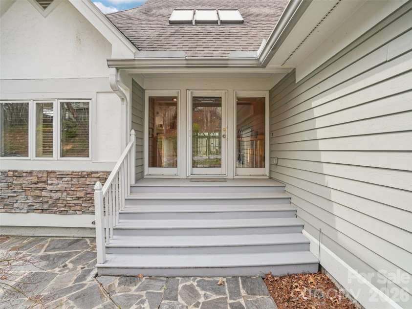 38 Highland Pointe Drive, Weaverville, NC 28787.  MLS# CAR4357274, YatesRealty ID 44451. 