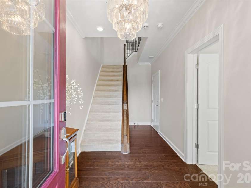 11645 Red Rust Lane, Charlotte, NC 28277.  MLS# CAR4409968, YatesRealty ID 44452. Entry Floor