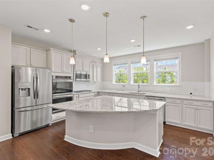 11645 Red Rust Lane, Charlotte, NC 28277.  MLS# CAR4409968, YatesRealty ID 44452. Large Island - perfect for dining or entertaining
