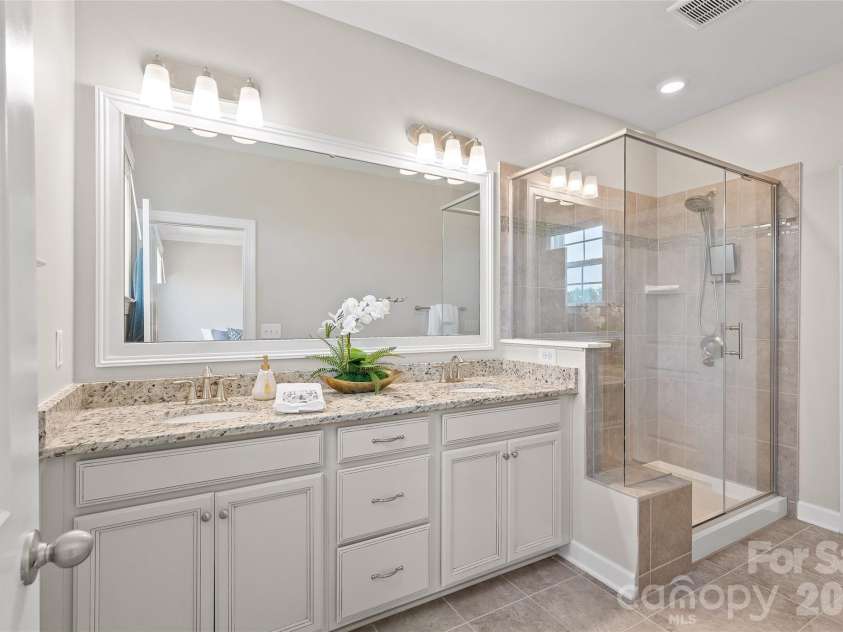 11645 Red Rust Lane, Charlotte, NC 28277.  MLS# CAR4409968, YatesRealty ID 44452. Spacious Primary Bathroom