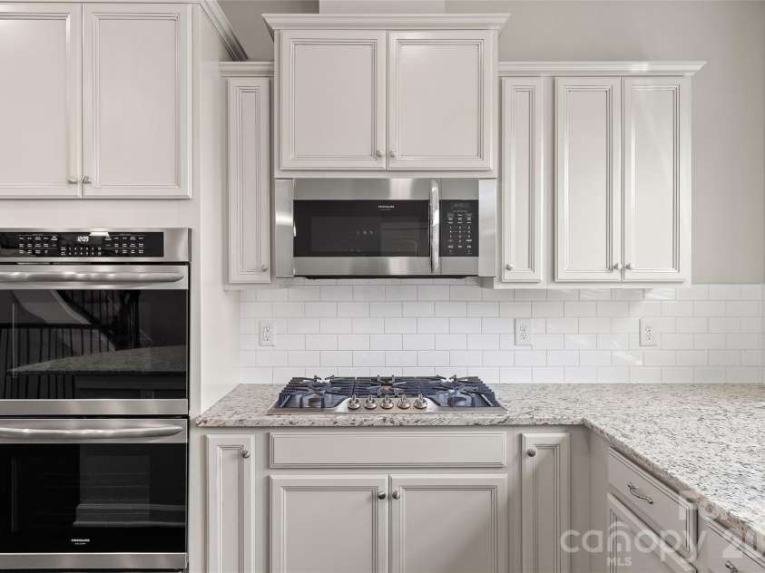 11645 Red Rust Lane, Charlotte, NC 28277.  MLS# CAR4409968, YatesRealty ID 44452. Stainless Steal Appliances