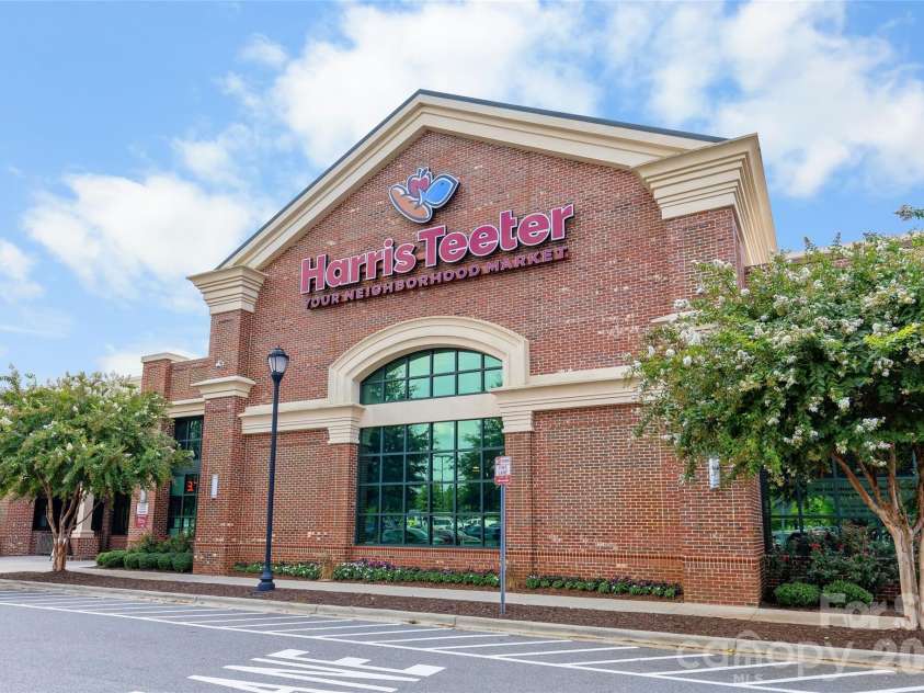 11645 Red Rust Lane, Charlotte, NC 28277.  MLS# CAR4409968, YatesRealty ID 44452. Walkability to Harris Teeter