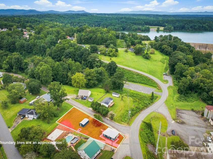100 Gardner Street, Hickory, NC 28601.  MLS# CAR4414739, YatesRealty ID 44454. Ariel with approximate lot lines