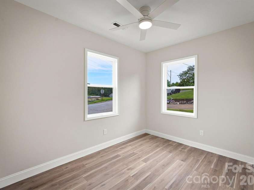 100 Gardner Street, Hickory, NC 28601.  MLS# CAR4414739, YatesRealty ID 44454. Back Bedroom