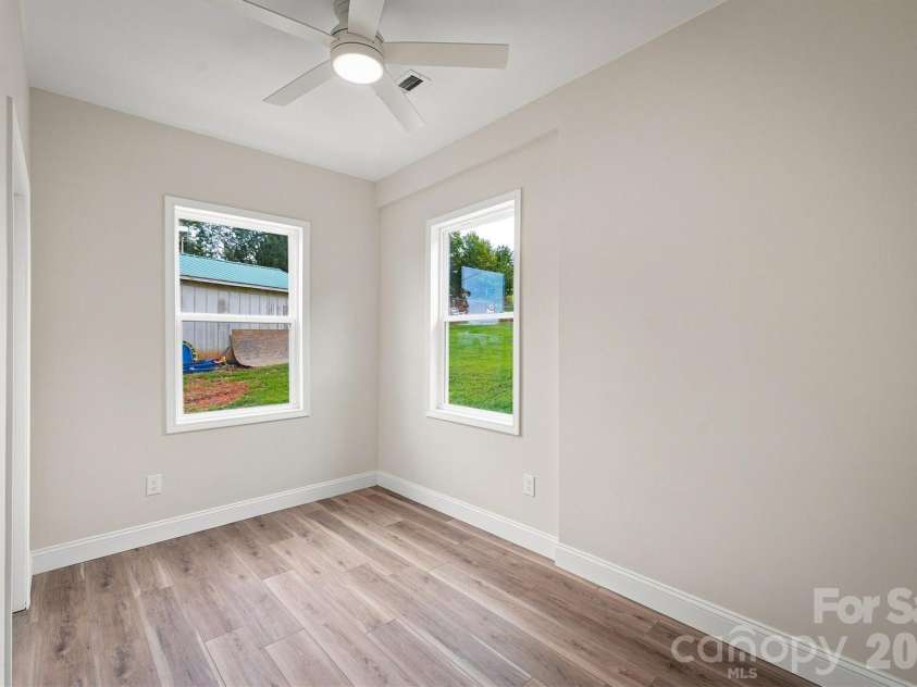 100 Gardner Street, Hickory, NC 28601.  MLS# CAR4414739, YatesRealty ID 44454. Front Bedroom