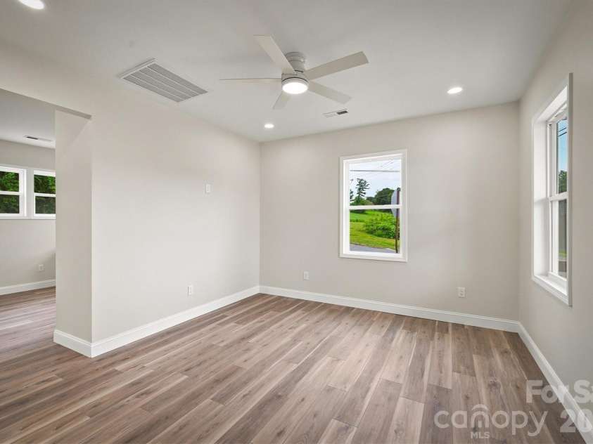 100 Gardner Street, Hickory, NC 28601.  MLS# CAR4414739, YatesRealty ID 44454. Living room