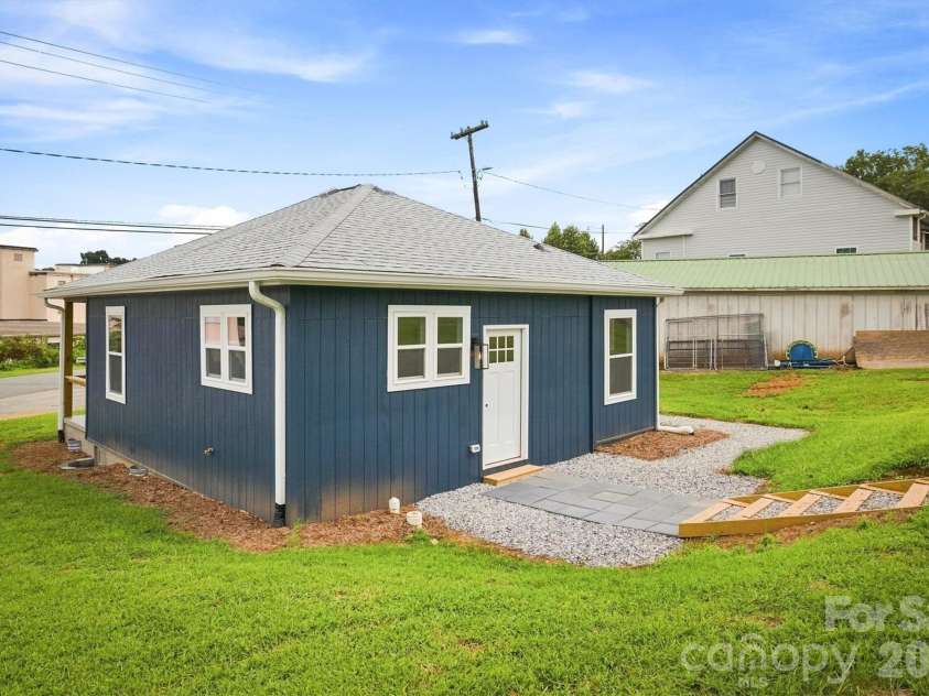100 Gardner Street, Hickory, NC 28601.  MLS# CAR4414739, YatesRealty ID 44454. View from back