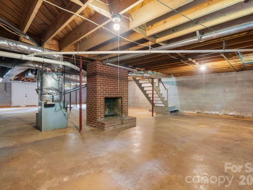 4370 Dynasty Lane, Hudson, NC 28638.  MLS# CAR4413469, YatesRealty ID 44456. SELLER WILL PAY BASEMENT TECHNOLOGIES AT CLOSING WITH ACCEPTABLE OFFER