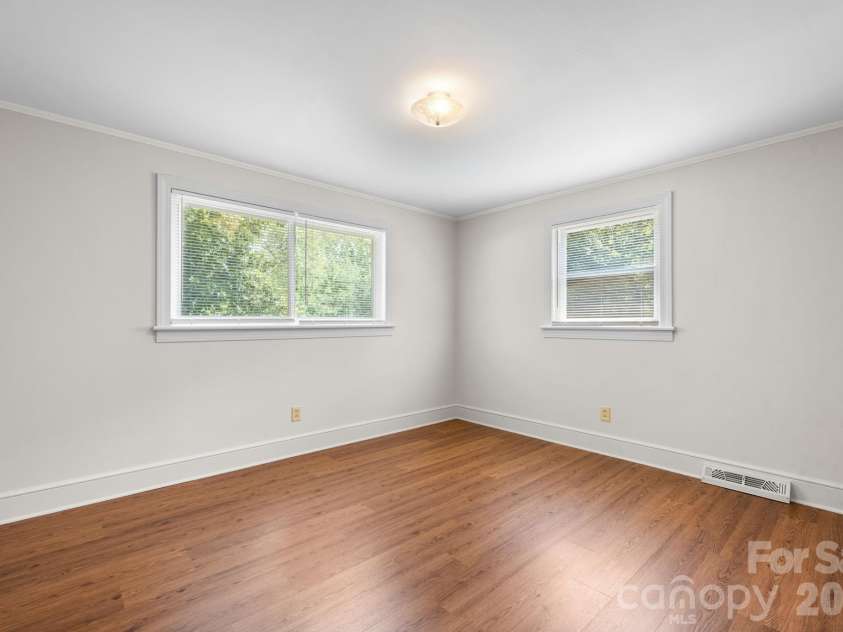 4370 Dynasty Lane, Hudson, NC 28638.  MLS# CAR4413469, YatesRealty ID 44456. This Bedroom Has a Half Bath!