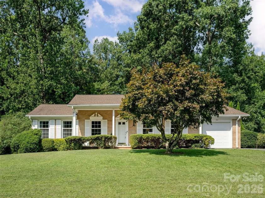 303 Tree Haven Boulevard, Hendersonville, NC 28791.  MLS# CAR4414880, YatesRealty ID 44459. 