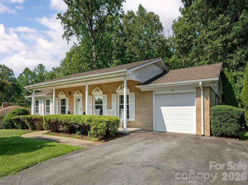 303 Tree Haven Boulevard, Hendersonville, NC 28791.  MLS# CAR4414880, YatesRealty ID 44459. 