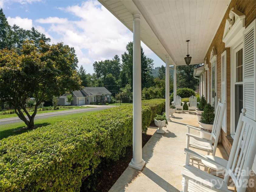 303 Tree Haven Boulevard, Hendersonville, NC 28791.  MLS# CAR4414880, YatesRealty ID 44459. 