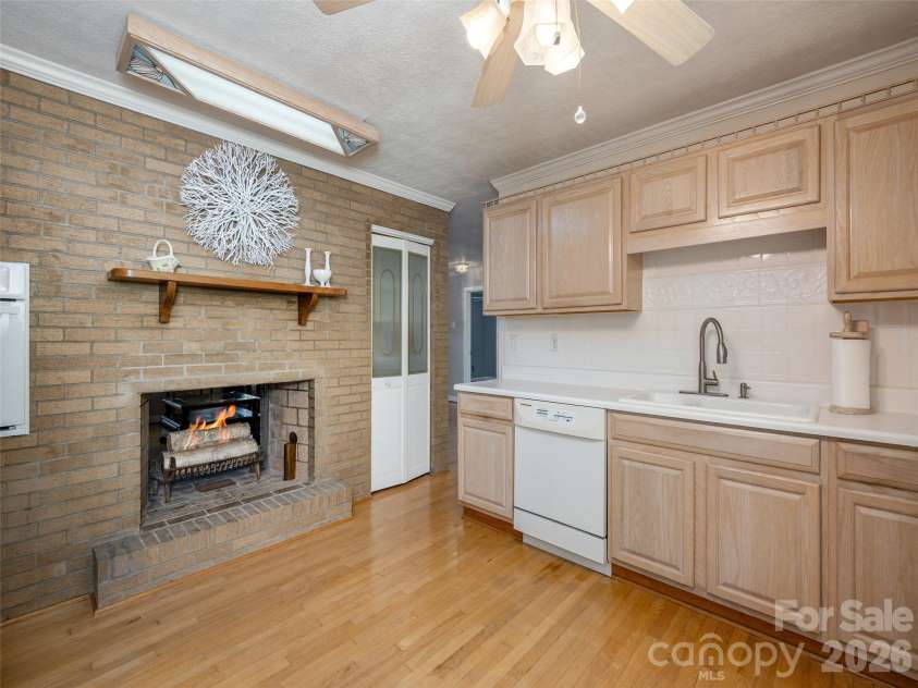 303 Tree Haven Boulevard, Hendersonville, NC 28791.  MLS# CAR4414880, YatesRealty ID 44459. 