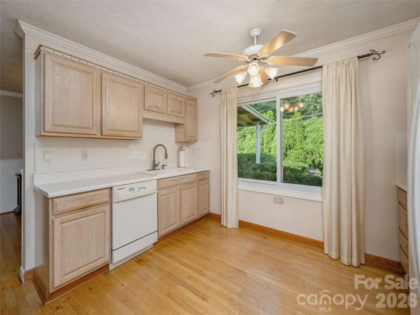 303 Tree Haven Boulevard, Hendersonville, NC 28791.  MLS# CAR4414880, YatesRealty ID 44459. 