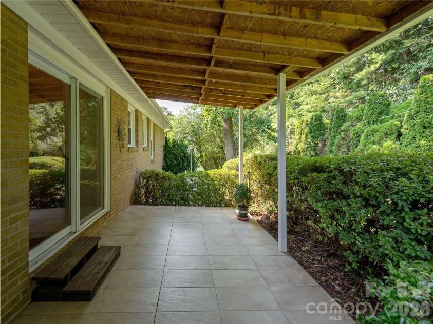303 Tree Haven Boulevard, Hendersonville, NC 28791.  MLS# CAR4414880, YatesRealty ID 44459. 