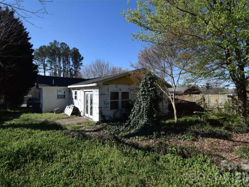 2546 Amber Crest Drive, Gastonia, NC 28052.  MLS# CAR4358400, YatesRealty ID 4446. Back of the home